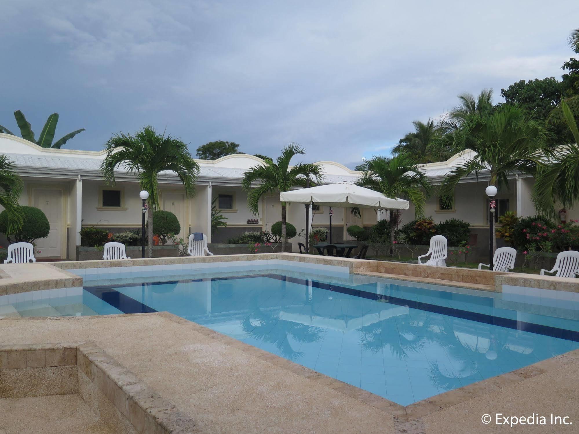 Villa Del Pueblo Inn Panglao Exterior photo